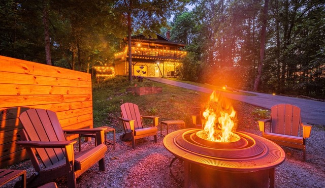 Fern Ridge Cabin - Hot Tub - 60 Acres with Trails!