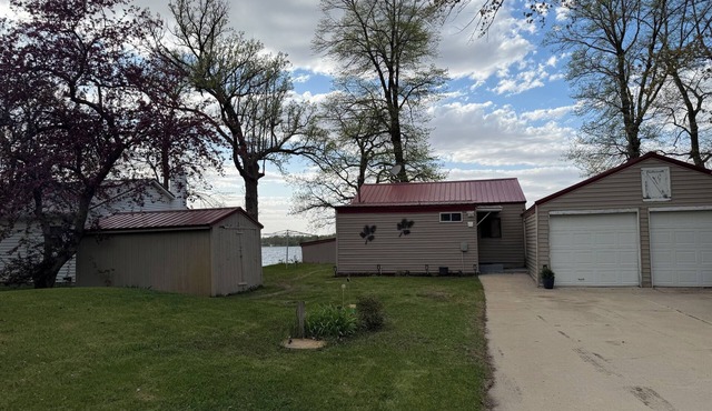 Finch House on Lake Osakis: Charming 2-bedroom cabin