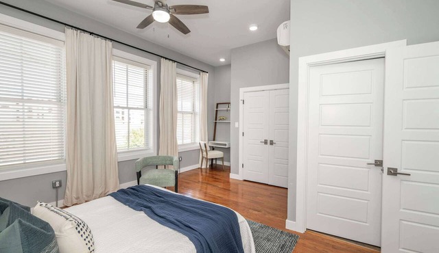 Findlay Market Suite 6 – For 4!