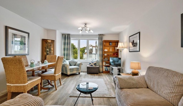 Finest Retreats - Riverside View