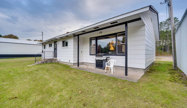 Fisher's Retreat: Hayward Home, Near ATV Trails!