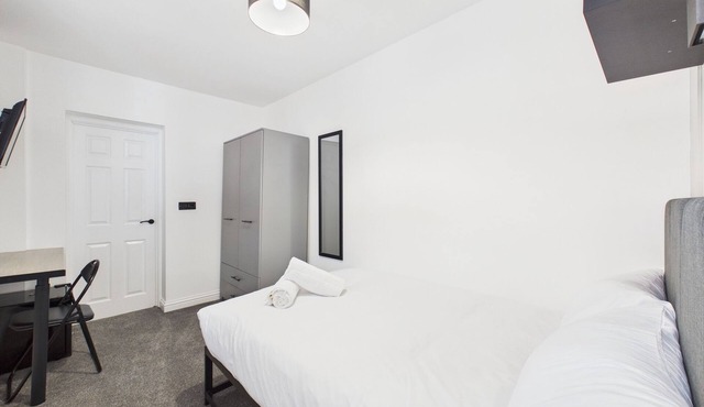 Five Bedroom Home with En Suites