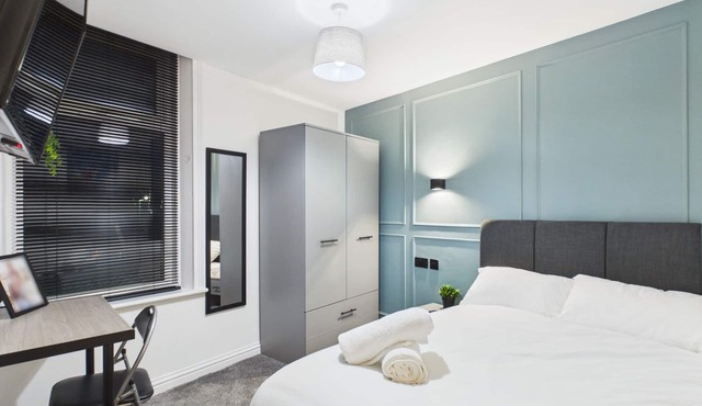 Five Bedroom Home with En Suites