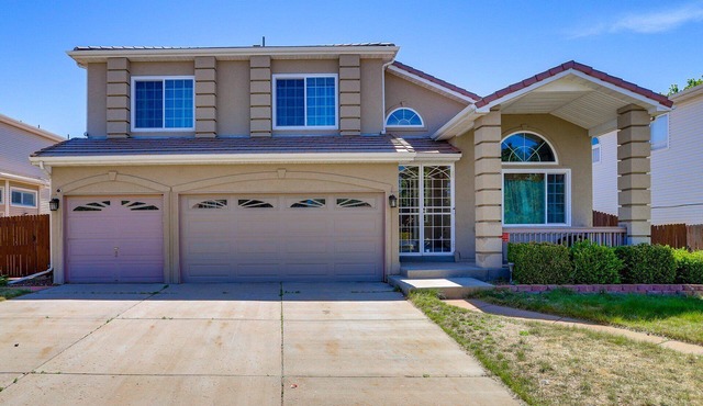 For large group luxury 6Bedroom HOT TUB furnished basement