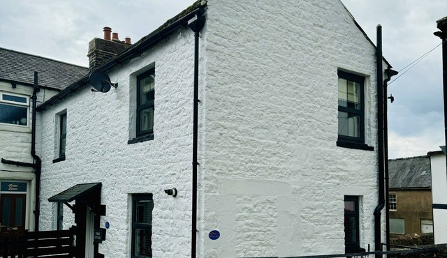 Forge Cottage -Lovingly Restored Cottage in Centre