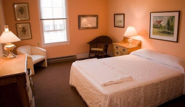 Fountain Point - Hotel Room 18