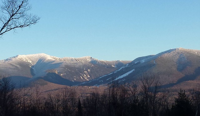 Franconia Notch Retreat, Huge Views, Hot Tub, EV charger, A/C
