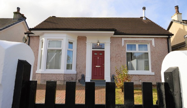 Freeland Cottage, lovely cottage, coastal Dunoon, quiet location,