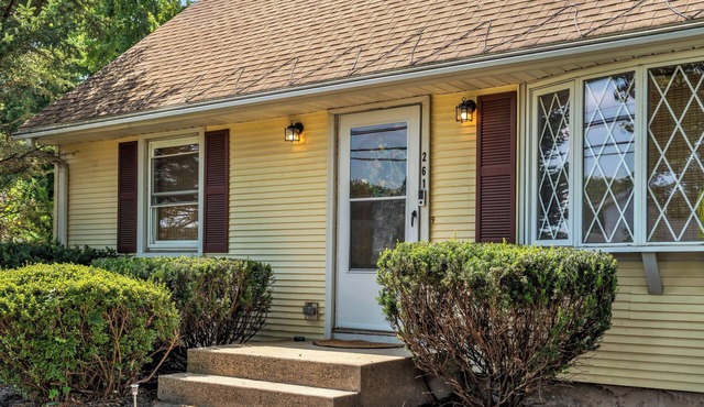 Friends & Family Retreat in Charming 4-bedroom House. Pet-Friendly!