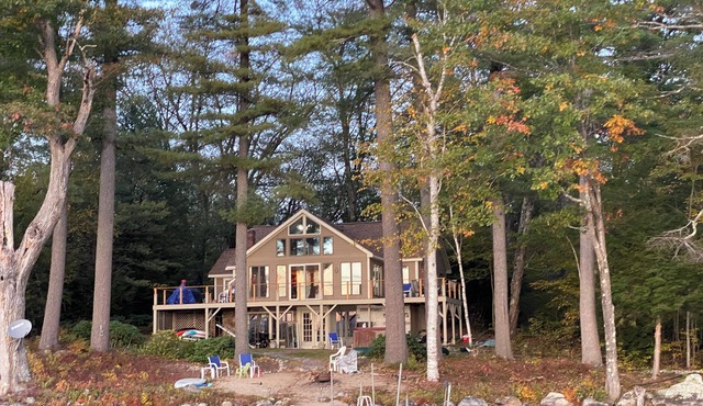 Frontlake dream House 2 boat dock, hot tub, on Kezar Lake