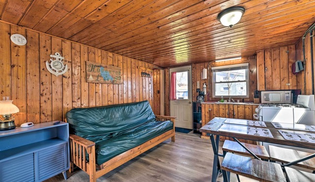 Full Cabin: 14 Steps to the Lake!