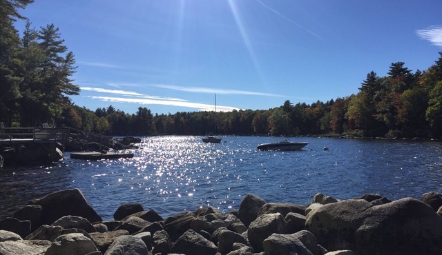 Full Season Beautiful Lakefront Retreat With Year Round Attractions