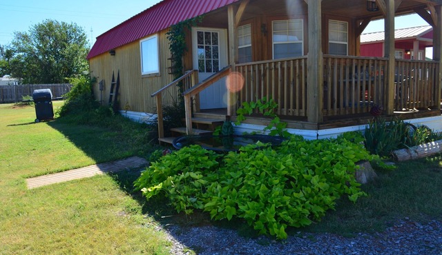 Fully Furnished Cabin (WIFI INCLUDED)