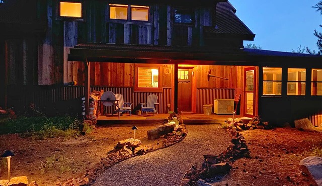 Fully modernized historic log cabin near Giants Ridge