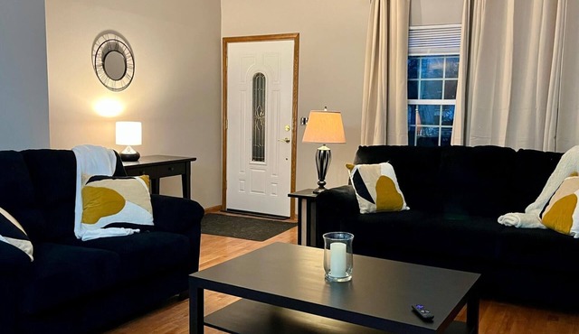 Furnished 3BR/Pets OK/Garage/Accessible