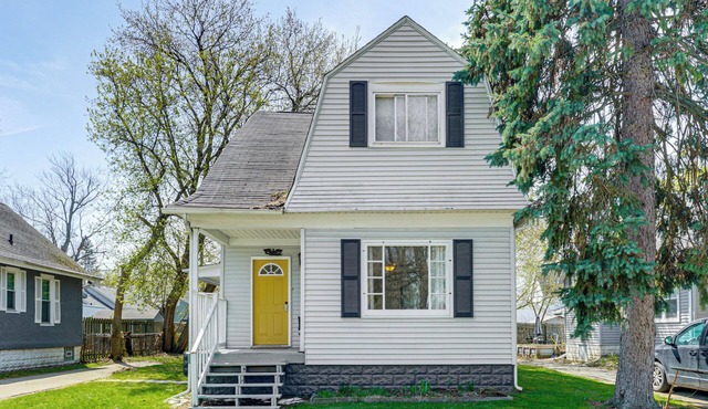 Gateway to Dtwn Port Huron & Lake! Cozy Home