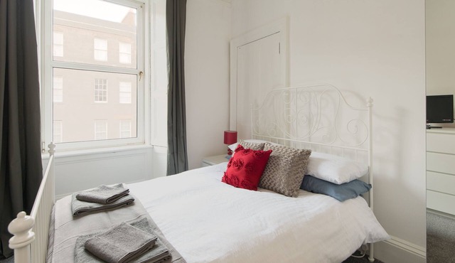 Genuine 2 Bedroom City Centre Apartment