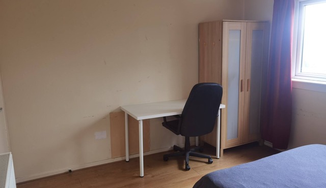 Glasgow Apartment Free Parking