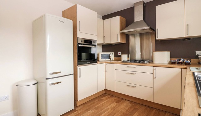 GLEBE COTTAGE (NUMBER 6), family friendly in St Andrews