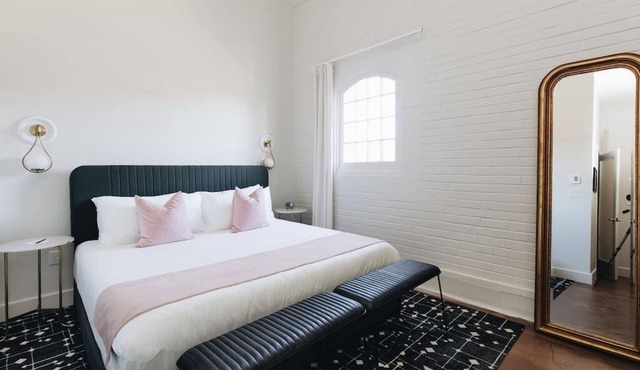 Glenmary Suite 204 at The Bellwether Hotel