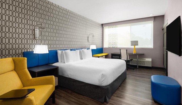 GLō Best Western Enid OK Downtown - Convention Center Hotel