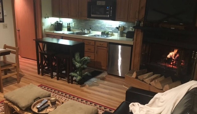 Golf course condo, 10 min to Torch Lake, w/pool, hot tub and sauna!