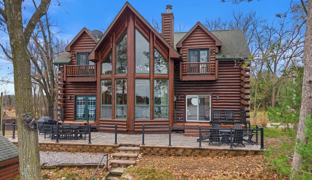 Gorgeous 3-bedroom home on Silver Lake, Wautoma, WI, Summer, Fall & Holidays