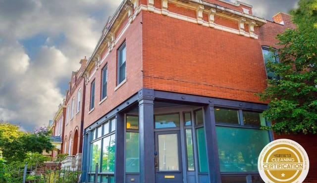 Gorgeous 5BR Storefront Home ABODEbucks