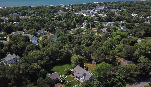 Gorgeous Traditional Home, Modern Amenities, Downtown Harwichport!