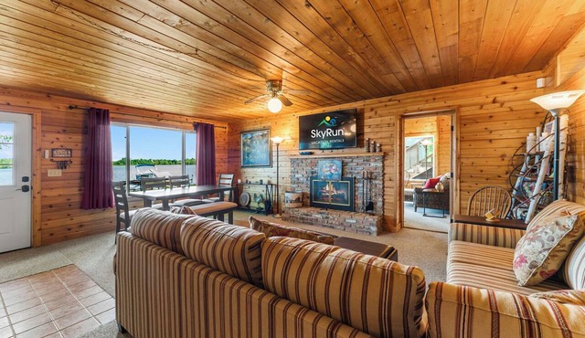 Granite Cabin | Lakefront Retreat w/Private Dock