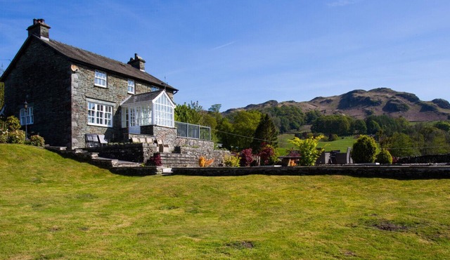 GRASS INGS, family friendly, with open fire in Skelwith Bridge