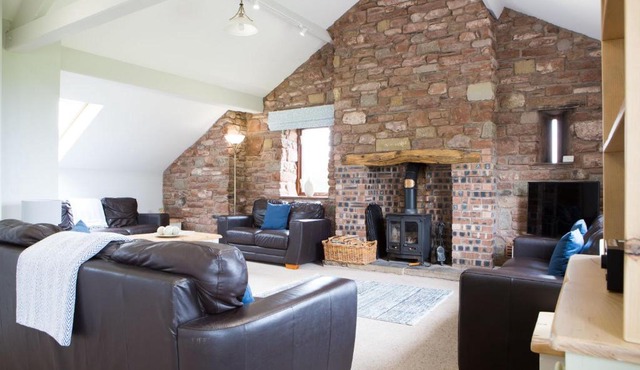 Great Calva, Sebergham, perfect for 2 families or friends with 3 dogs welcome and hot tub