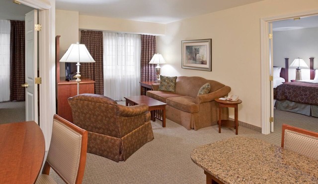 Great for Business Travelers! Relaxing Suite Near Cleveland | Shared Indoor Pool + FREE Breakfast