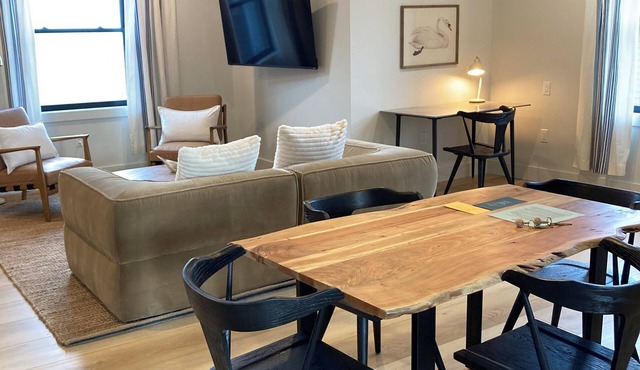 Great Island Inn - 2BR Penthouse Apartment - Harbor View