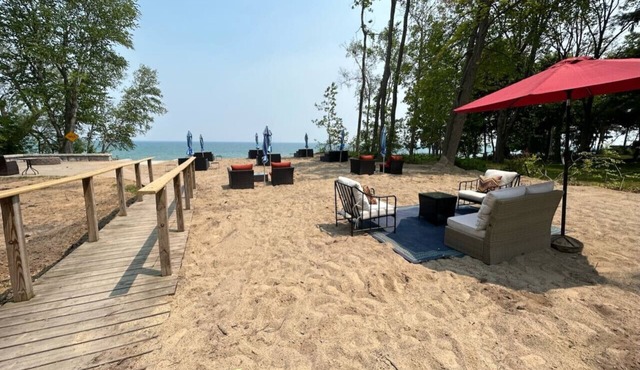 Great Lakes Resort - Jr Suite - Suite 8