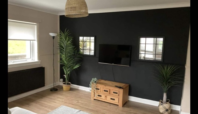 Great location between Glasgow city center, Loch Lomond and Glasgow Airport!
