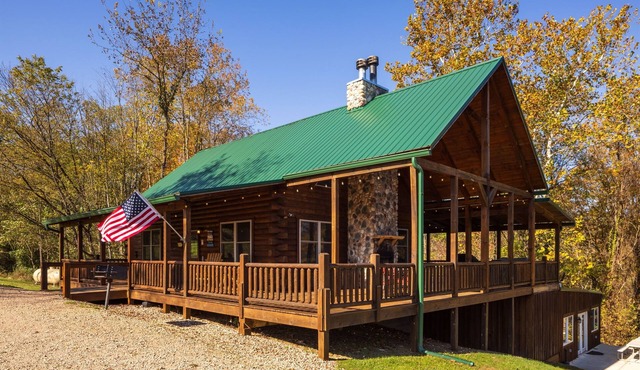 Green Acres Lodge With Indoor Saltwater Pool