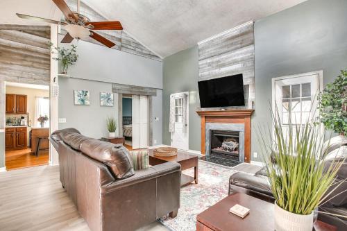 Grill, Yard & Fire Pit: Huntsville Gem w/Views