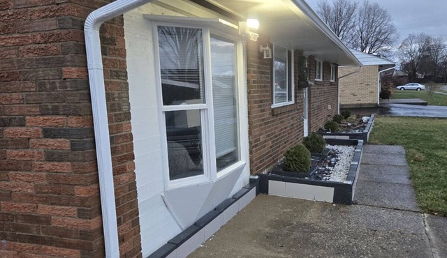 GUEST-HOUSE #1: Charming 4-bedroom house with AC and Wi-Fi in Reynoldsburg