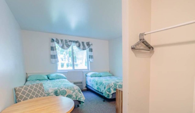 Guest Room #10 Horizon's Edge