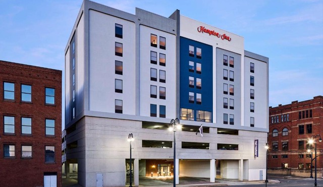 Hampton Inn Massillon