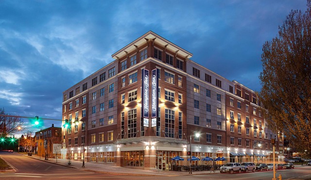 Hampton Inn Portland Downtown - Waterfront
