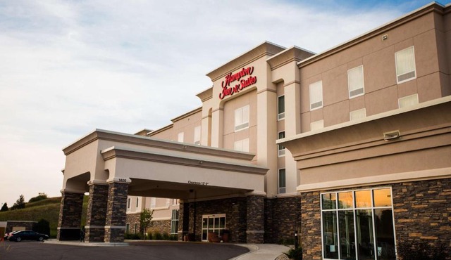 Hampton Inn & Suites Minot
