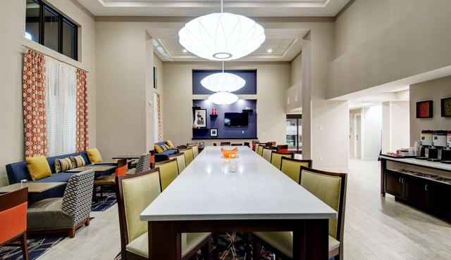 Hampton Inn & Suites Springfield/Downtown