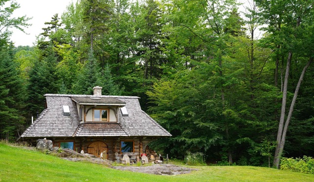 Hand crafted hilltop cottage