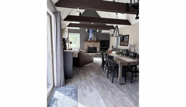 "Haney Hideaway"- Warm & Welcoming Peek N Peak Condo — Close to Lift 8 Sleeps 10