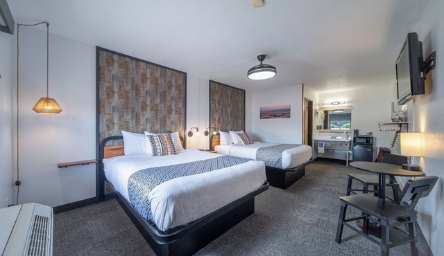 Hansen Inn & Cabins, Room, Double Queen, Second Floor, No Pets, No Smoking