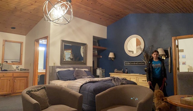 Hansen's Bay Cottage, 300 ft Shoreline Full House - Sleeps 9 - Door County. WI