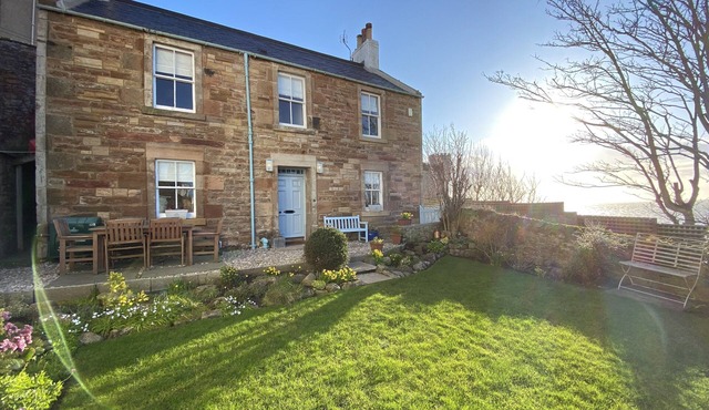 Harbour House and Cottage - 5 Bedrooms (Sleeps 10)