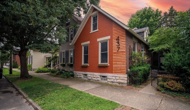 Harry Potter Loft with New Hot Tub | German Village | Cozy Cobblestone